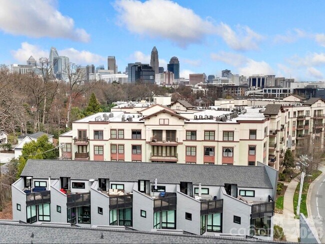 Foto del edificio - 1070 Kenilworth Ave