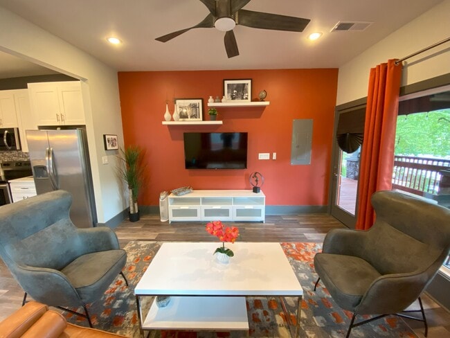 Photo - 762 Moreland Ave SE House