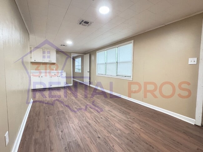Building Photo - 3 Bed, 2 Bath Home in Ruston