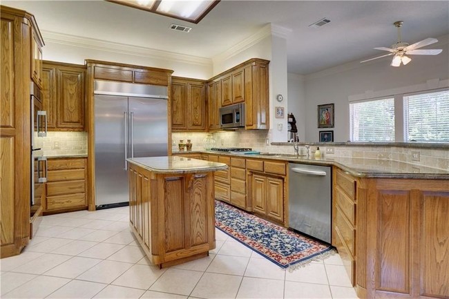 Building Photo - 8332 Thorncrest Ct