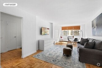 Building Photo - 215 E 80th St