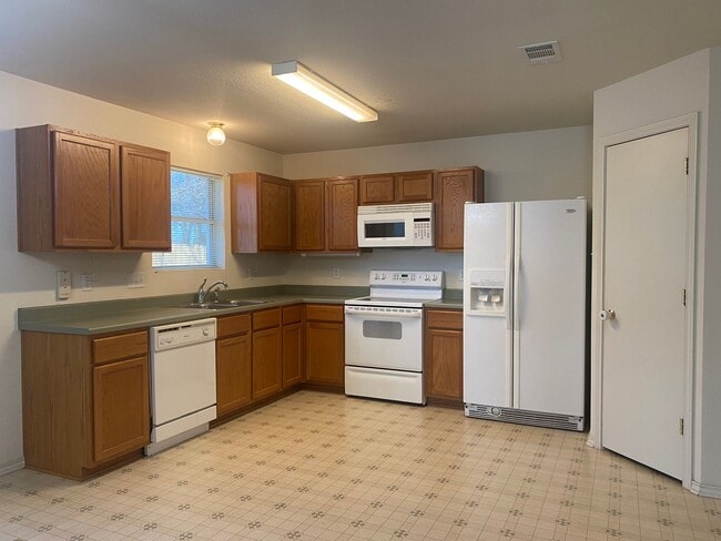 Building Photo - 3 BEDROOM BELTON ISD