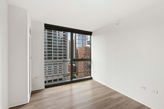 Foto del edificio - 343 W Wolf Point Plaza