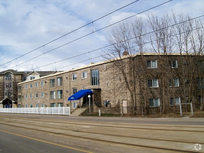 Building Photo - Minnehaha Manor Apartments