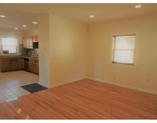 Building Photo - 51 Warner St