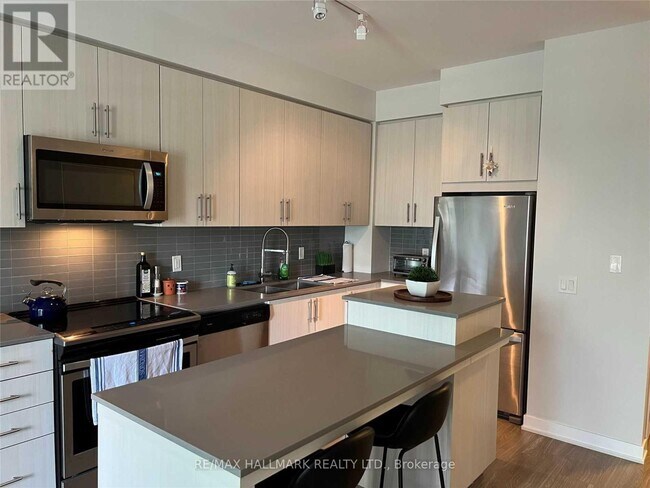 Building Photo - 4055 Parkside Village Dr