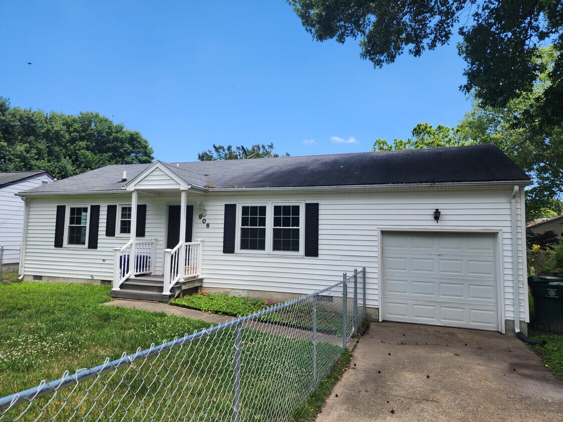 Foto principal - 906 Harpersville Rd