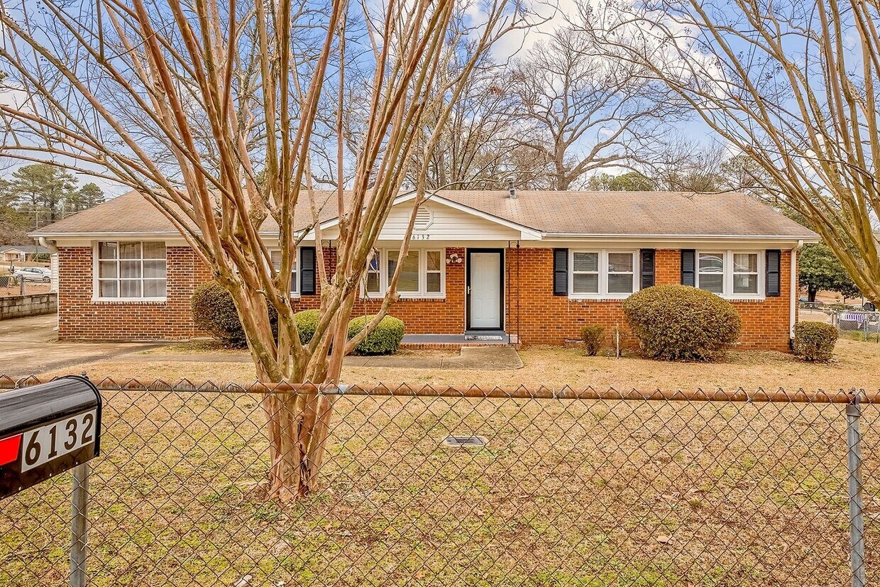 6132 Dandy Loop Rd, Fayetteville, NC 28314 House Rental in