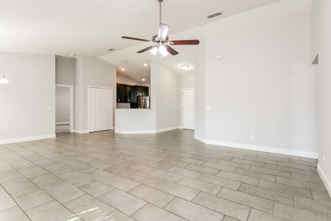 Foto del edificio - 1004 Dartmoor Pl