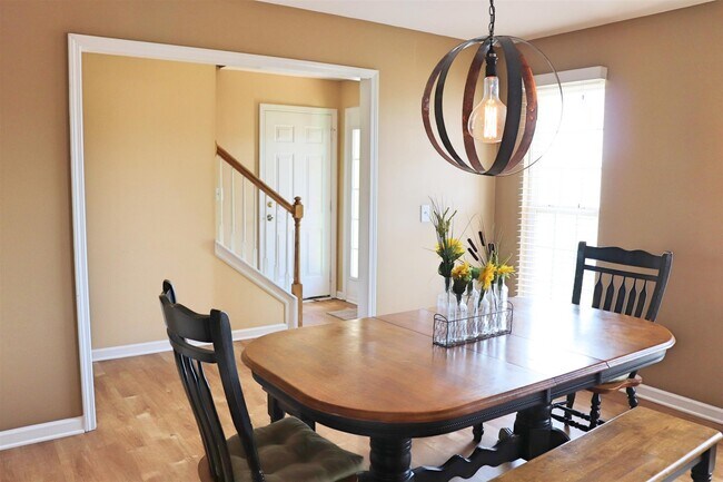 Building Photo - 4017 Cadence Dr