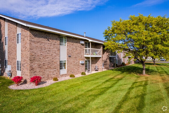 Building Photo - The Shores Apartments