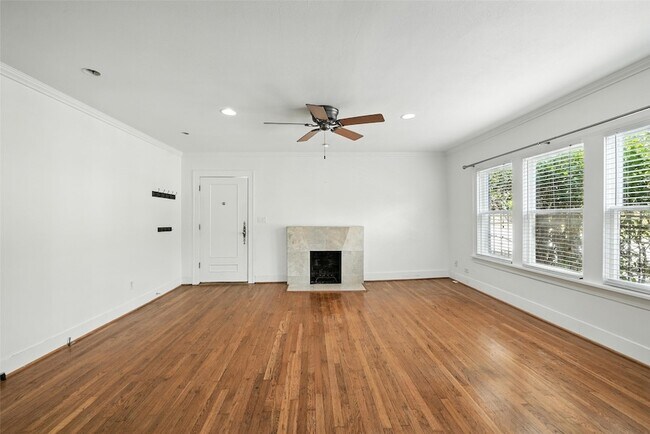 Foto del edificio - 4036 Dexter Ave