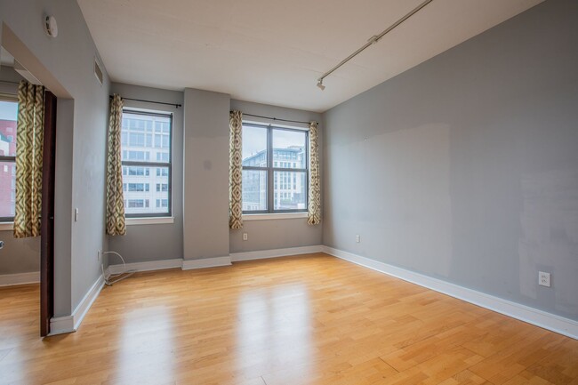 Foto del edificio - Beautiful 1 BR/1 BA Condo in Chinatown East!