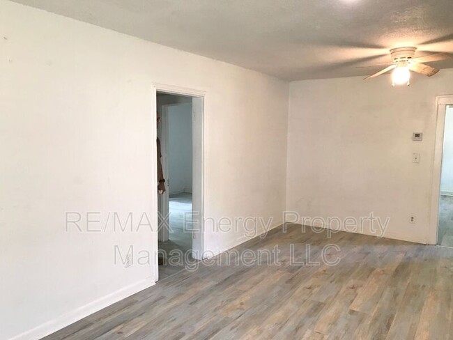 Foto del edificio - 525 W Wallace St
