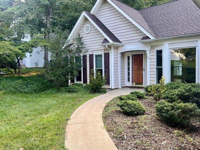 Foto del edificio - 1923 N English Oaks Cir