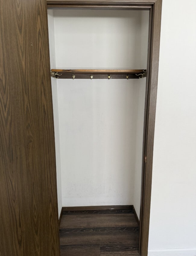 Foto del edificio - 725 Duggan Dr