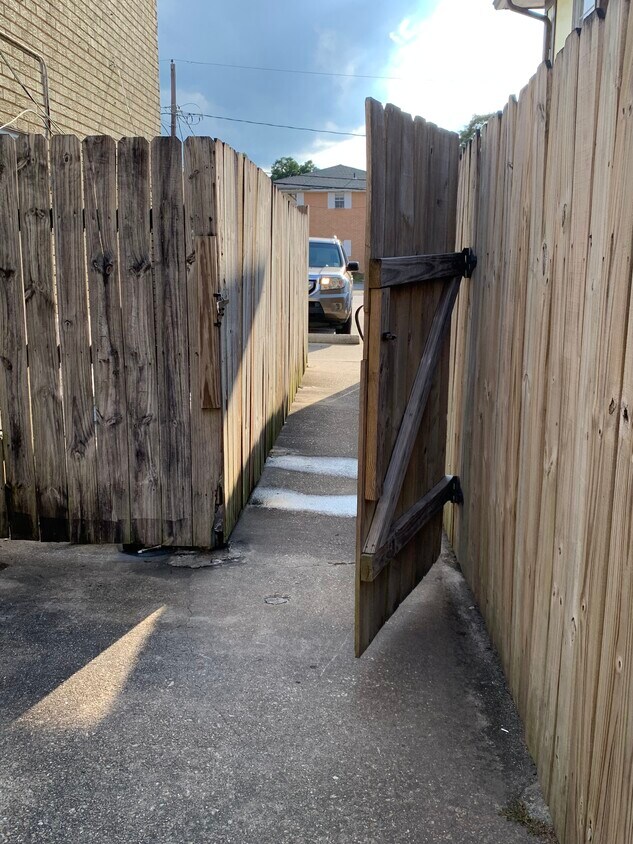 4513 Tabony St, Metairie, LA 70006 Townhome Rentals in Metairie LA