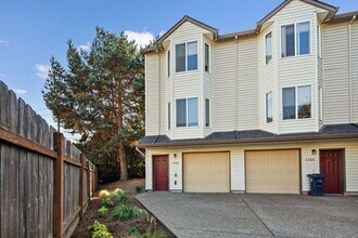 Building Photo - 5286-5290 SW 174th Terrace