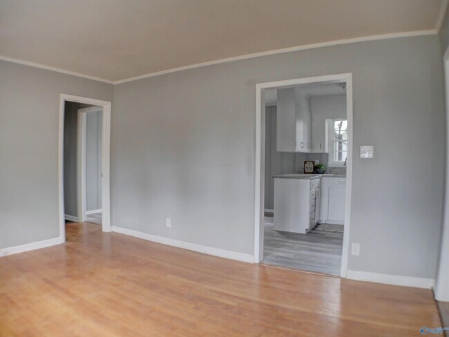 Foto del edificio - 4213 Eastland Dr NW