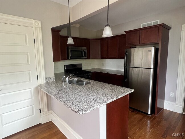 Foto del edificio - 2004 E Genesee St