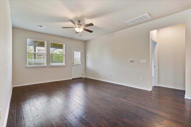 Building Photo - 7617 Saginaw Dr