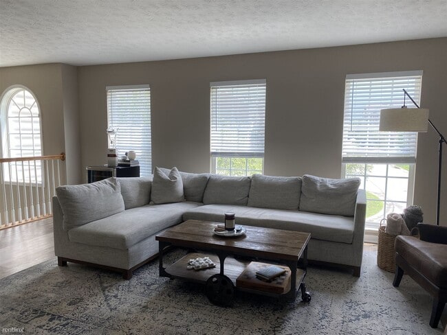 Building Photo - 3 br, 2.5 bath Condo - Village Terrace 181...