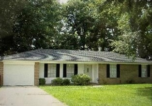 Building Photo - 208 Maryland Dr