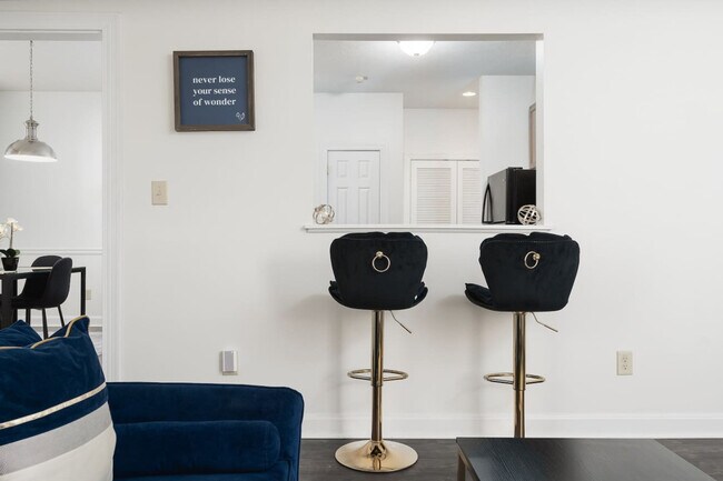 Foto del edificio - 742 N Sheffield Ave