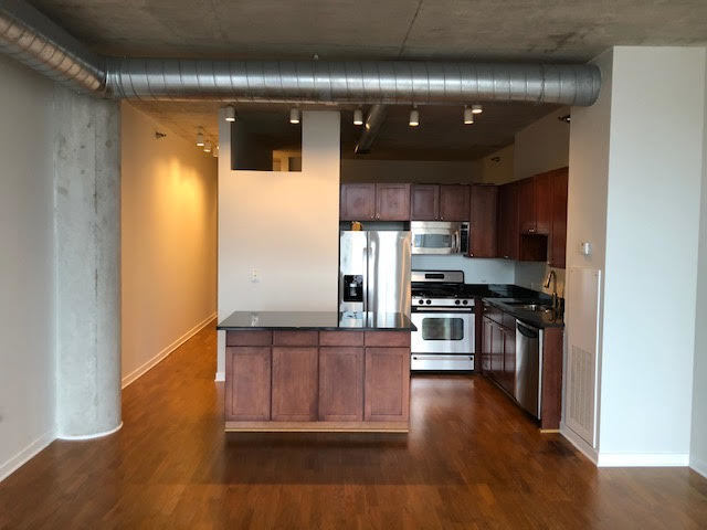 Primary Photo - 720 N Larrabee St