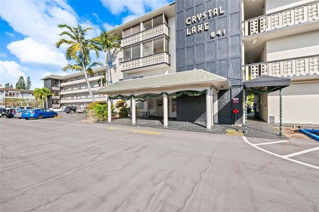 Foto del edificio - 941 Crystal Lake Dr