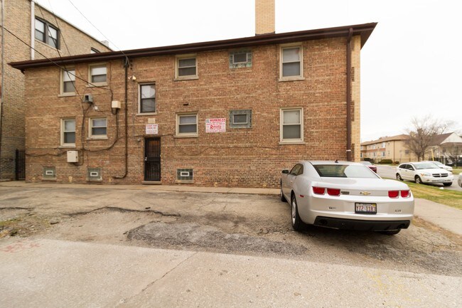 Building Photo - 8001 S Wood St