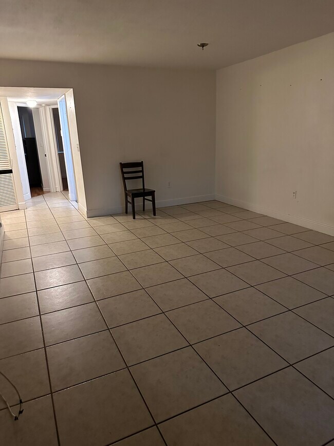 Building Photo - 15721 SW 137th Ave