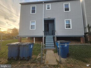 Building Photo - 1401 Staples St NE