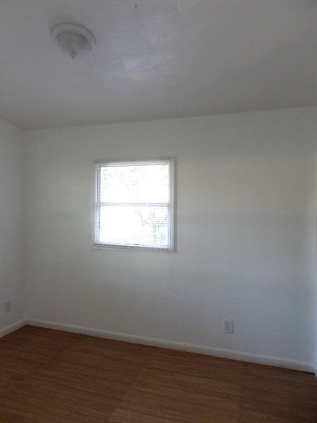 Building Photo - 1415 N Madison Ave