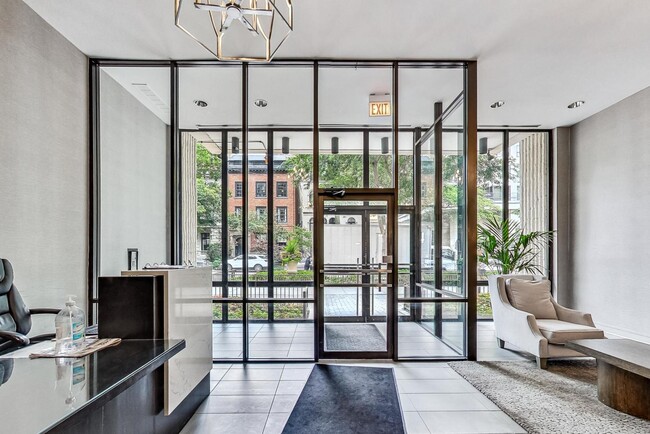 Foto del edificio - 1516 N State Pkwy