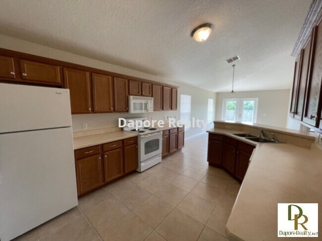 Building Photo - Rural Setting - Modern 3 Bedroom, 2 Bath w...