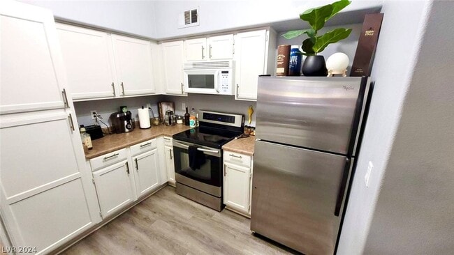 Building Photo - 7255 W Sunset Rd