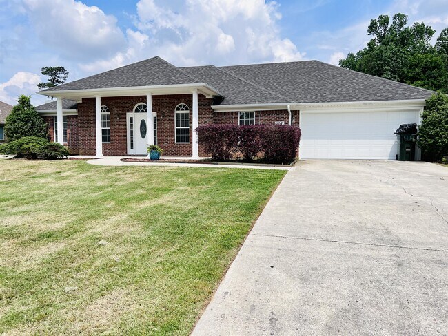 Building Photo - 107 Cherita Ln