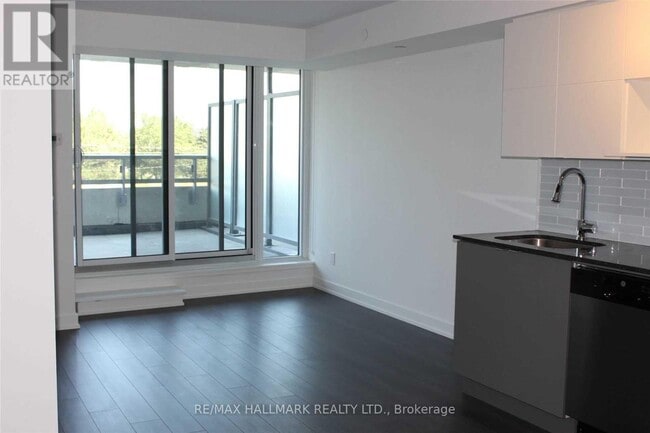 Building Photo - 120-120 Varna Dr