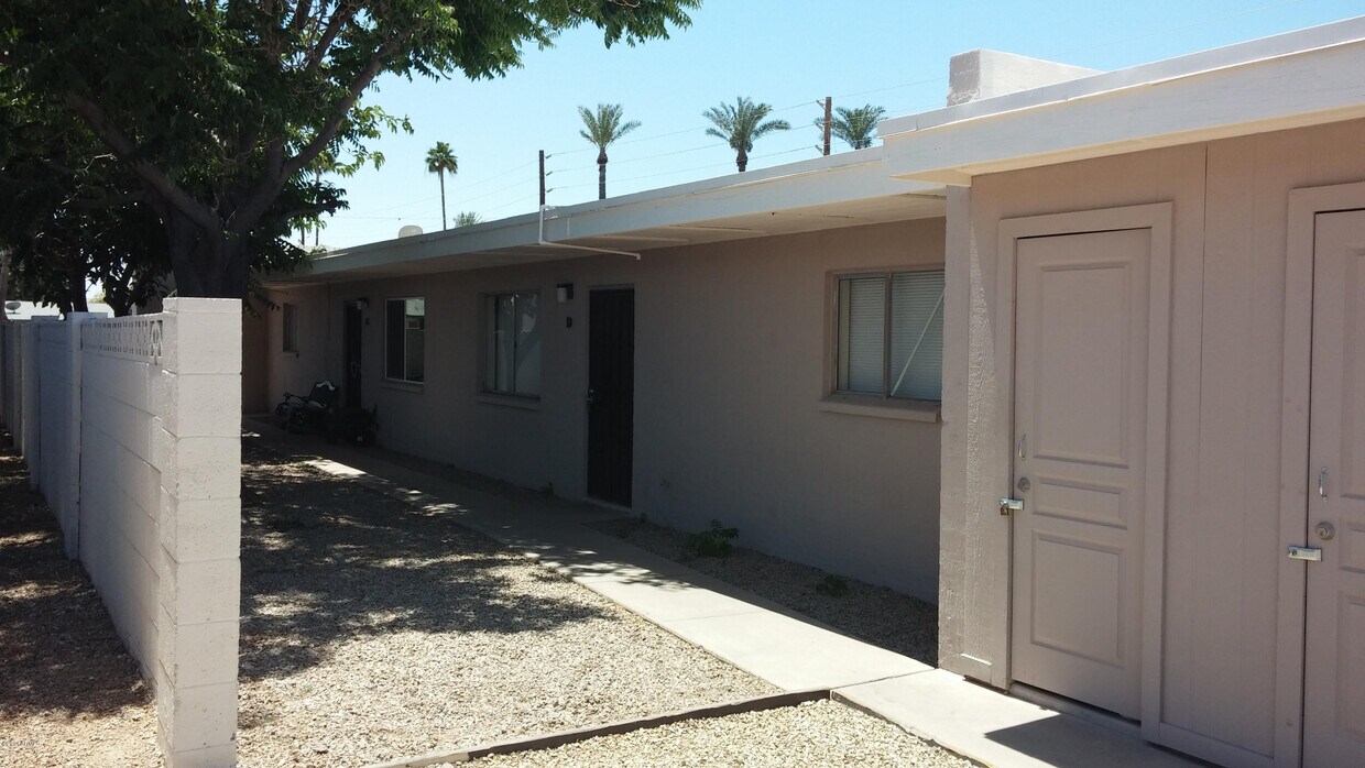 Foto principal - 4940 E Holly St
