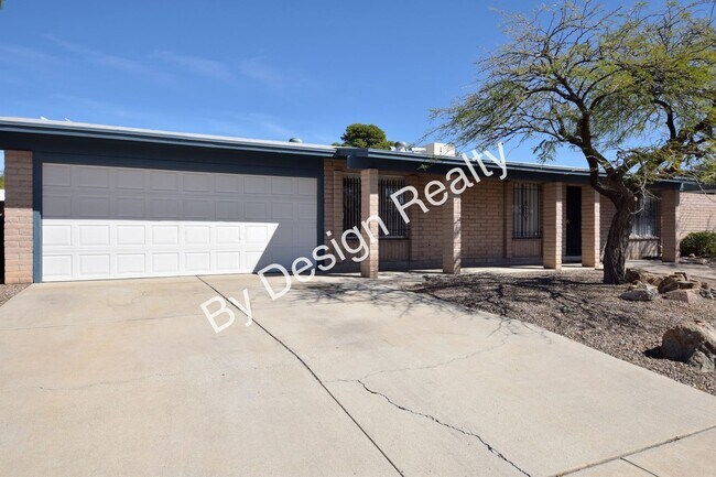 Foto del edificio - Eastside 3 Bed 2 Bath Gem with 2 Car Garage and Large Private Fenced Yard