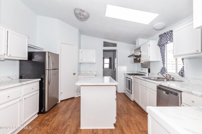 Foto del edificio - 17442 E Bob White Rd