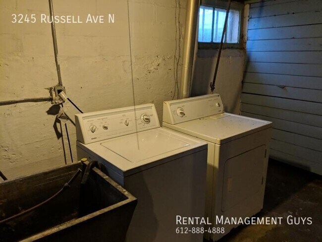 Foto del edificio - Charming 2 Bed/1 Bath + Den for Rent!