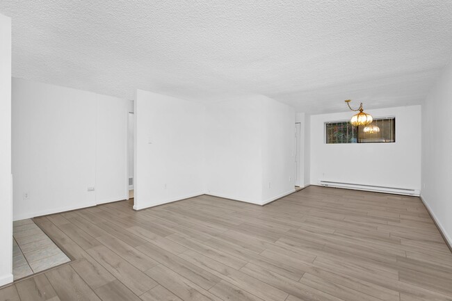 Foto del edificio - 3 Bedroom South Seattle Townhouse NO CARPETS