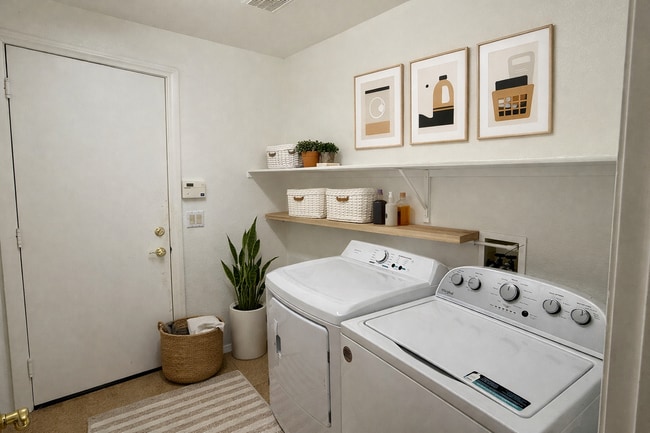 Foto del edificio - 618 Painted Cloud Pl