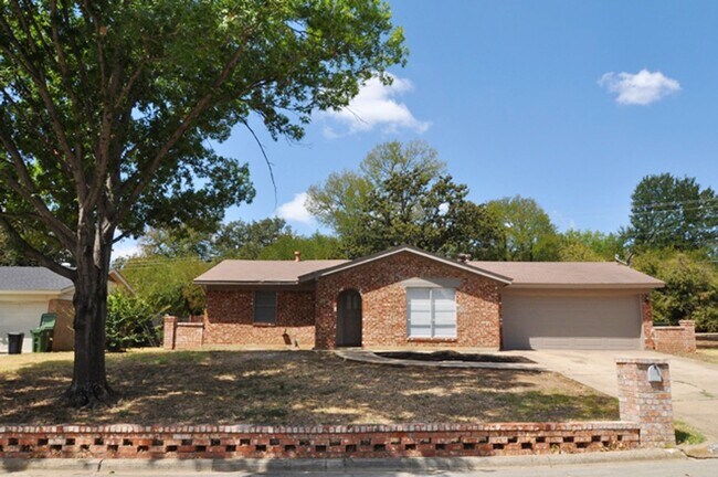 Building Photo - 6983 Cox Ln