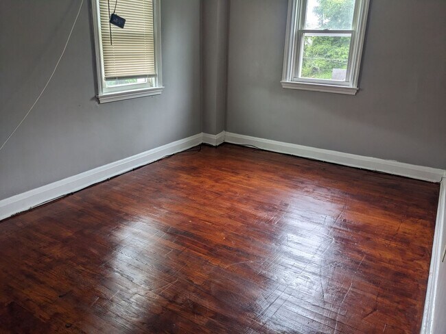 Foto del edificio - 2 BEDROOM TOWNHOUSE WATER INCLUDED VOUCHERS ACCEPTED