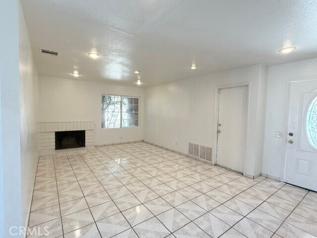 Foto del edificio - 6855 Farrier Ave