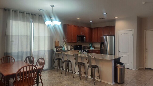 Foto del edificio - GORGEOUS GILBERT HOME!