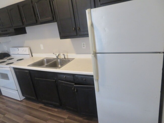 Building Photo - 1307 Forest Ave